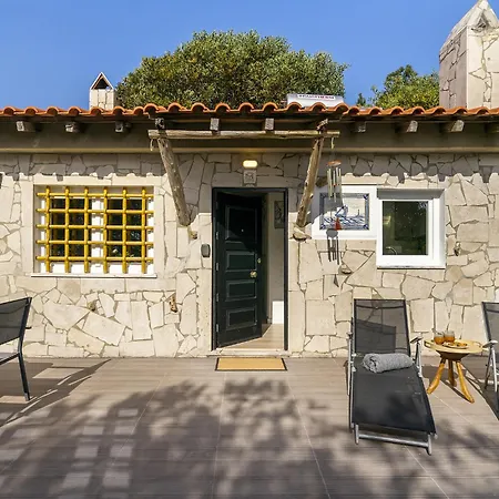 Vakantiehuis Whome Wilderness Escape: Secluded Haven For Remote Work Colares