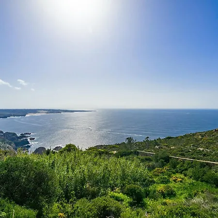 Whome Wilderness Escape: Secluded Haven For Remote Work Holiday home Colares